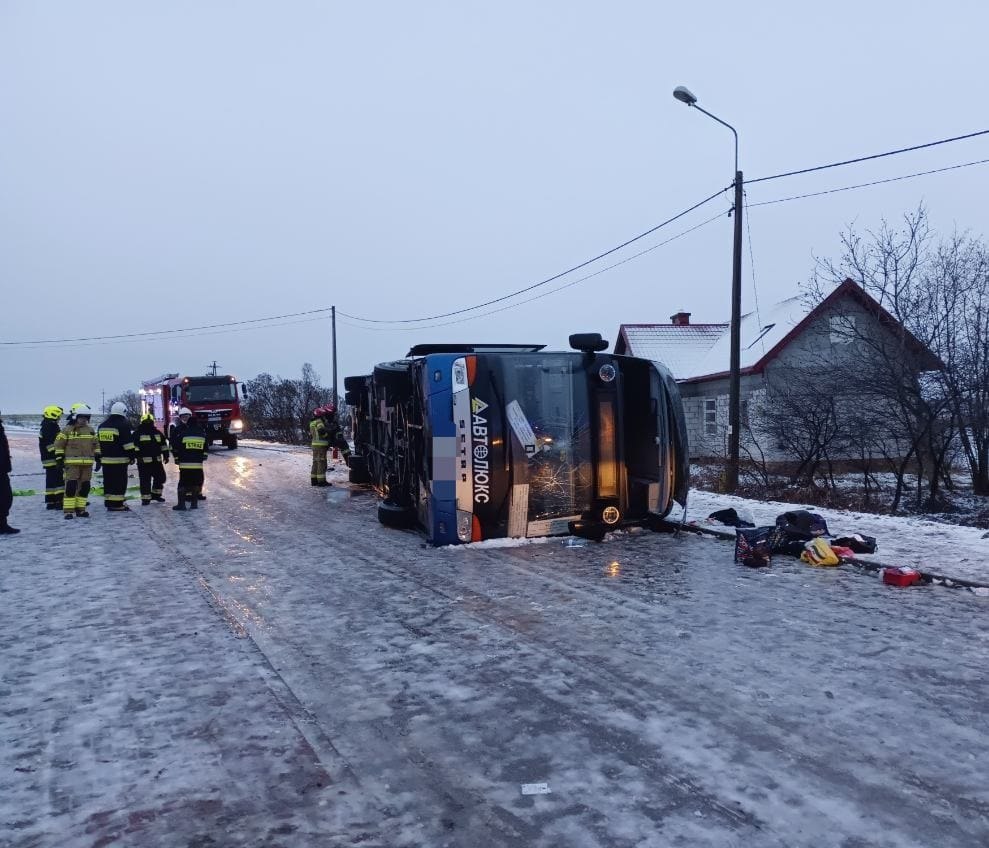 У Польщі перекинувся автобус з українцями, постраждали 20 людей, – МЗС