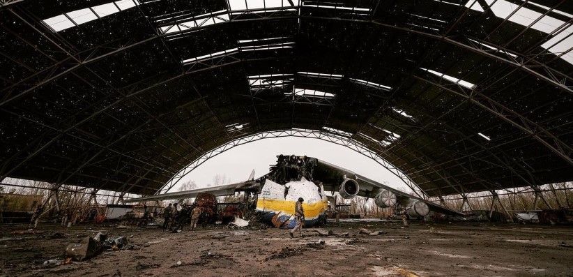 СБУ завершила розслідування про знищення літака «Мрія» і назвала підозрюваних