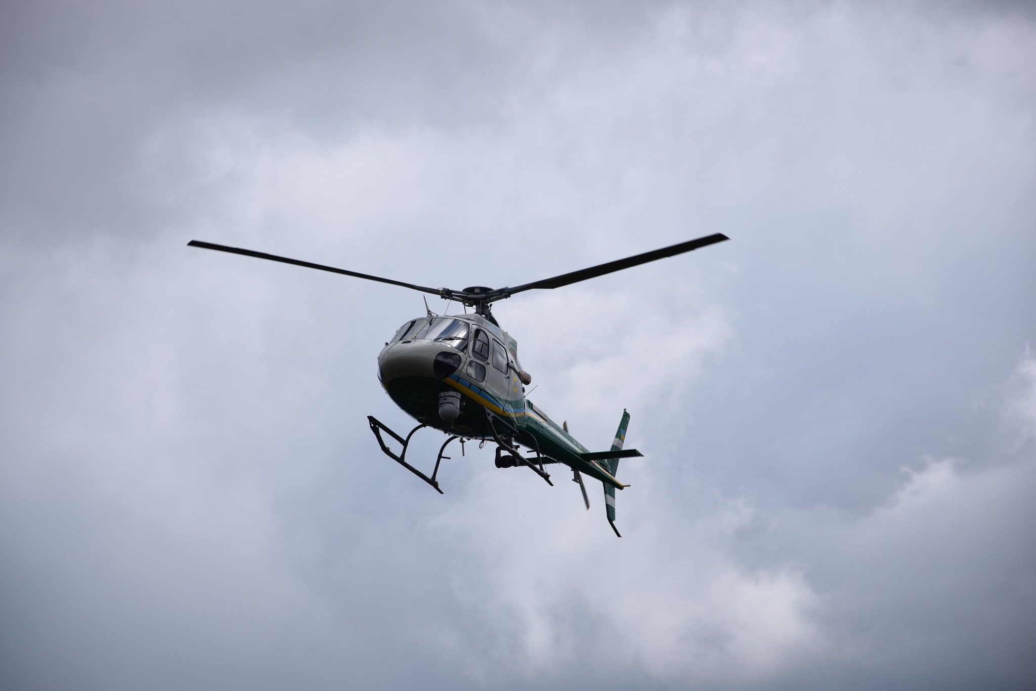 Прикордонники з гелікоптера виявили біля кордону з Румунією порушників