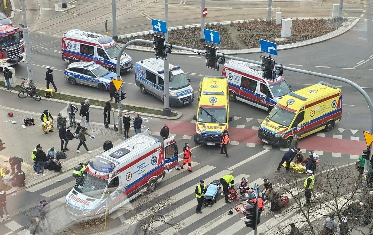 Наїзд авто на натовп у Польщі: постраждали шестеро українців