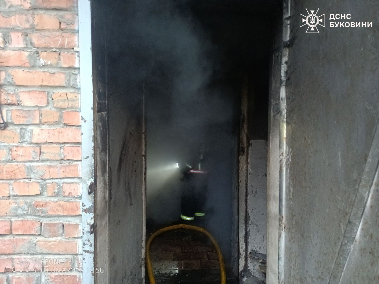 Горів житловий будинок: на Буковині рятувальники ліквідували 4 пожежі
