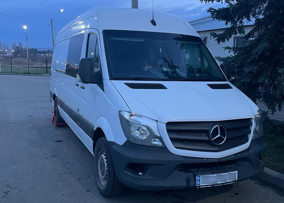 На кордоні з Румунією виявили викрадену в Польщі автівку