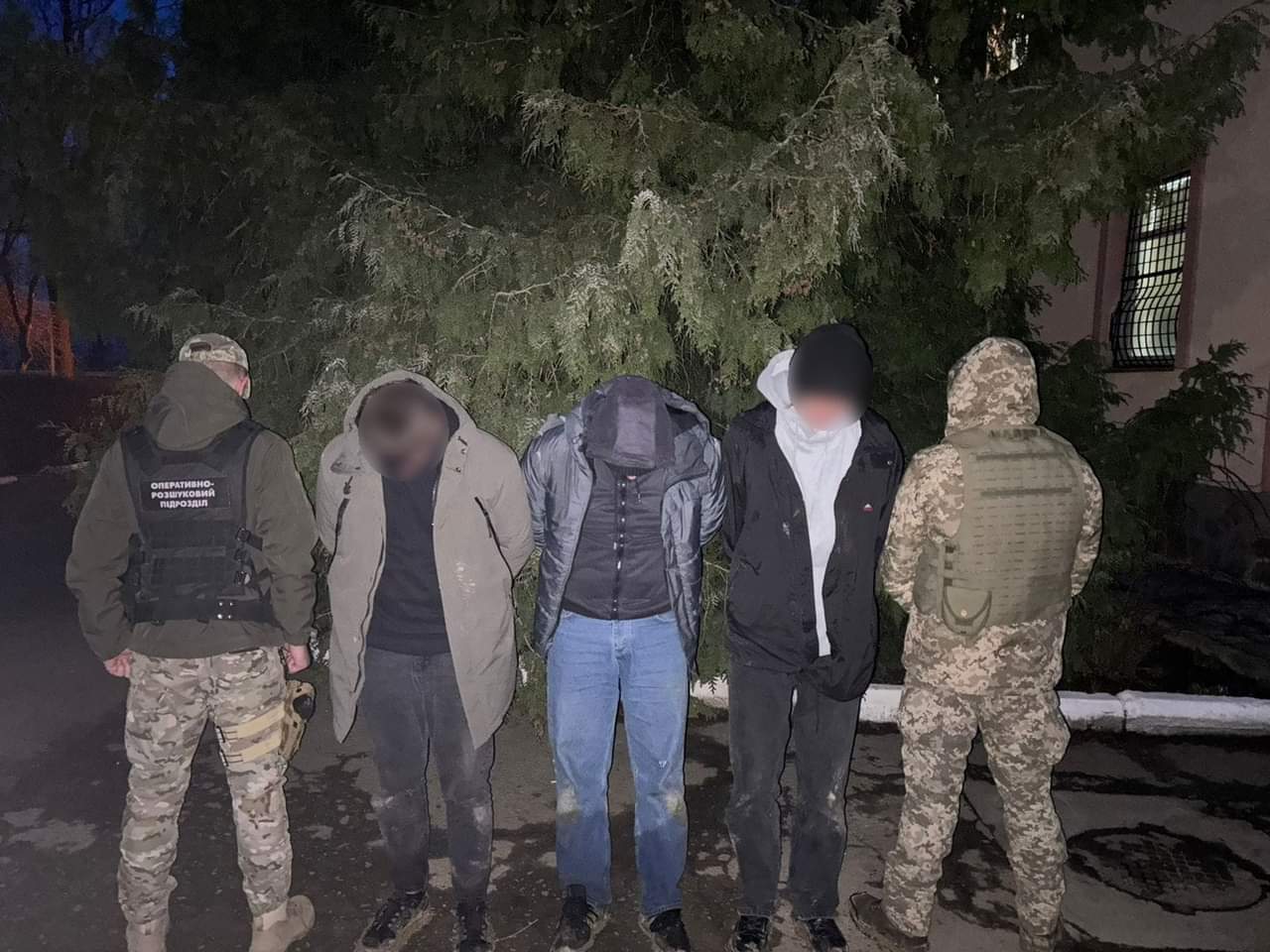 На Буковині затримали трьох порушників кордону