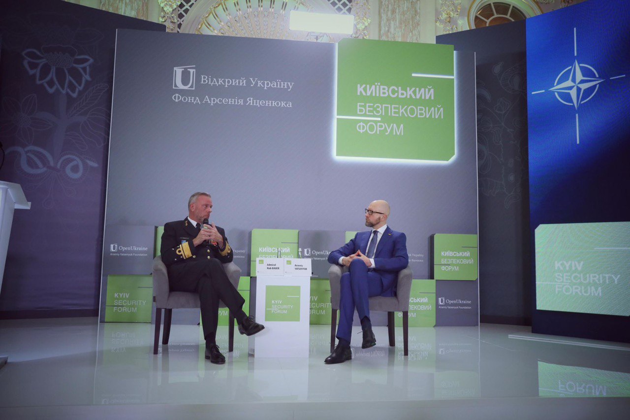 Арсеній Яценюк на КБФ: Наше звернення до всього цивілізованого світу – Україна повинна перемогти, дайте зброю