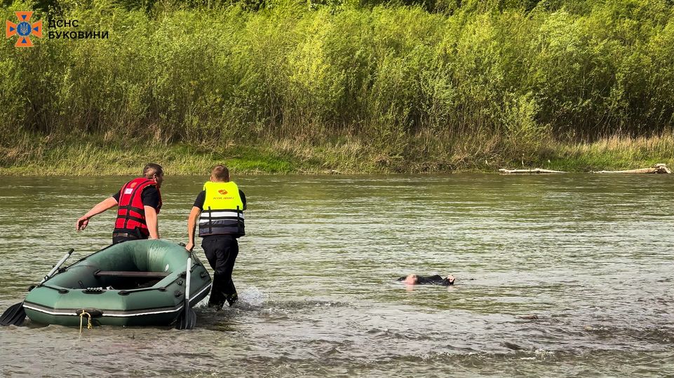 У Чернівцях рятувальники на річці Прут врятували жінку