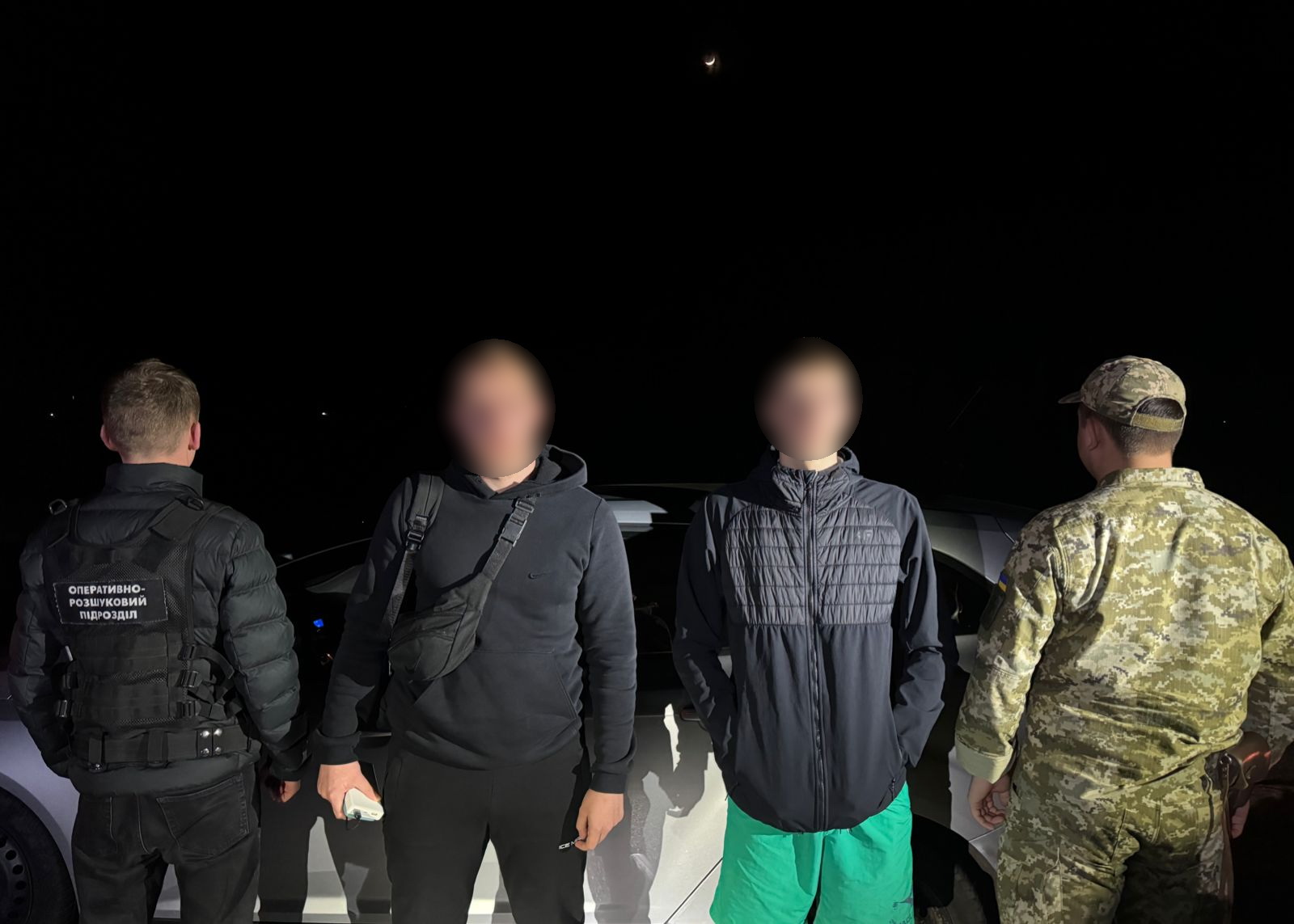 Буковинські прикордонники затримали двох “туристів”, які прямували до Румунії за 4500$