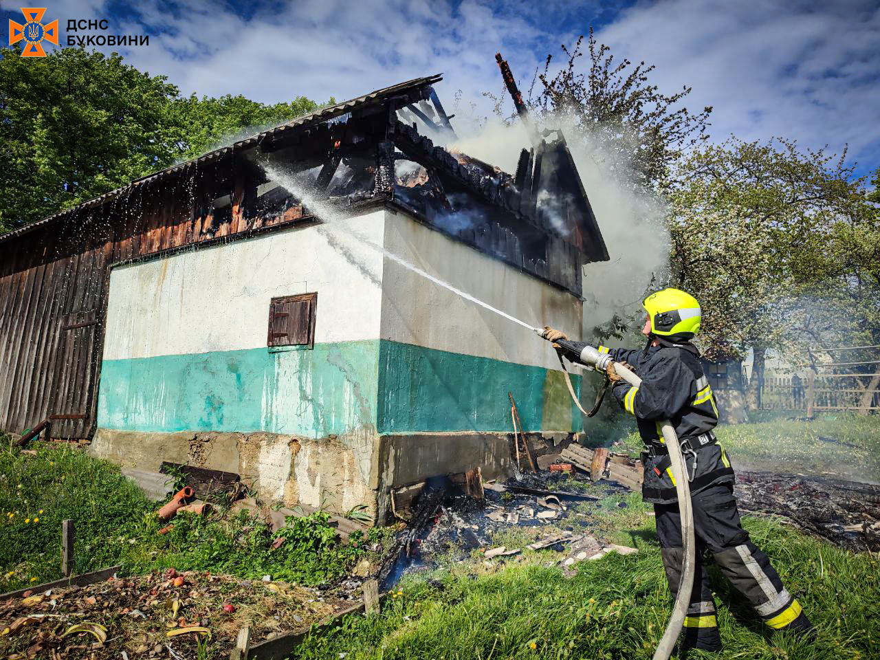За минулу добу на Буковині пожежники врятували від знищення 2 споруди