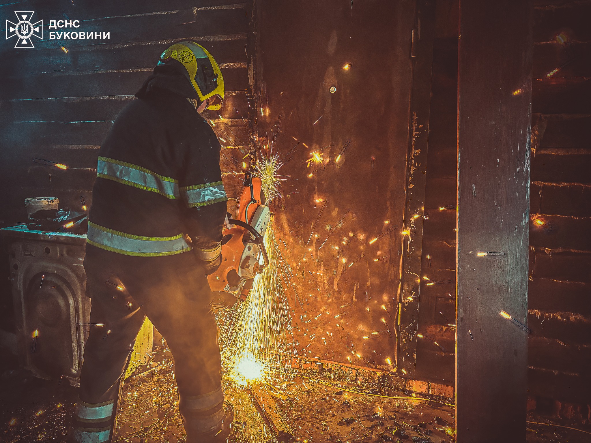 За минулу добу буковинські рятувальники ліквідували 3 пожежі