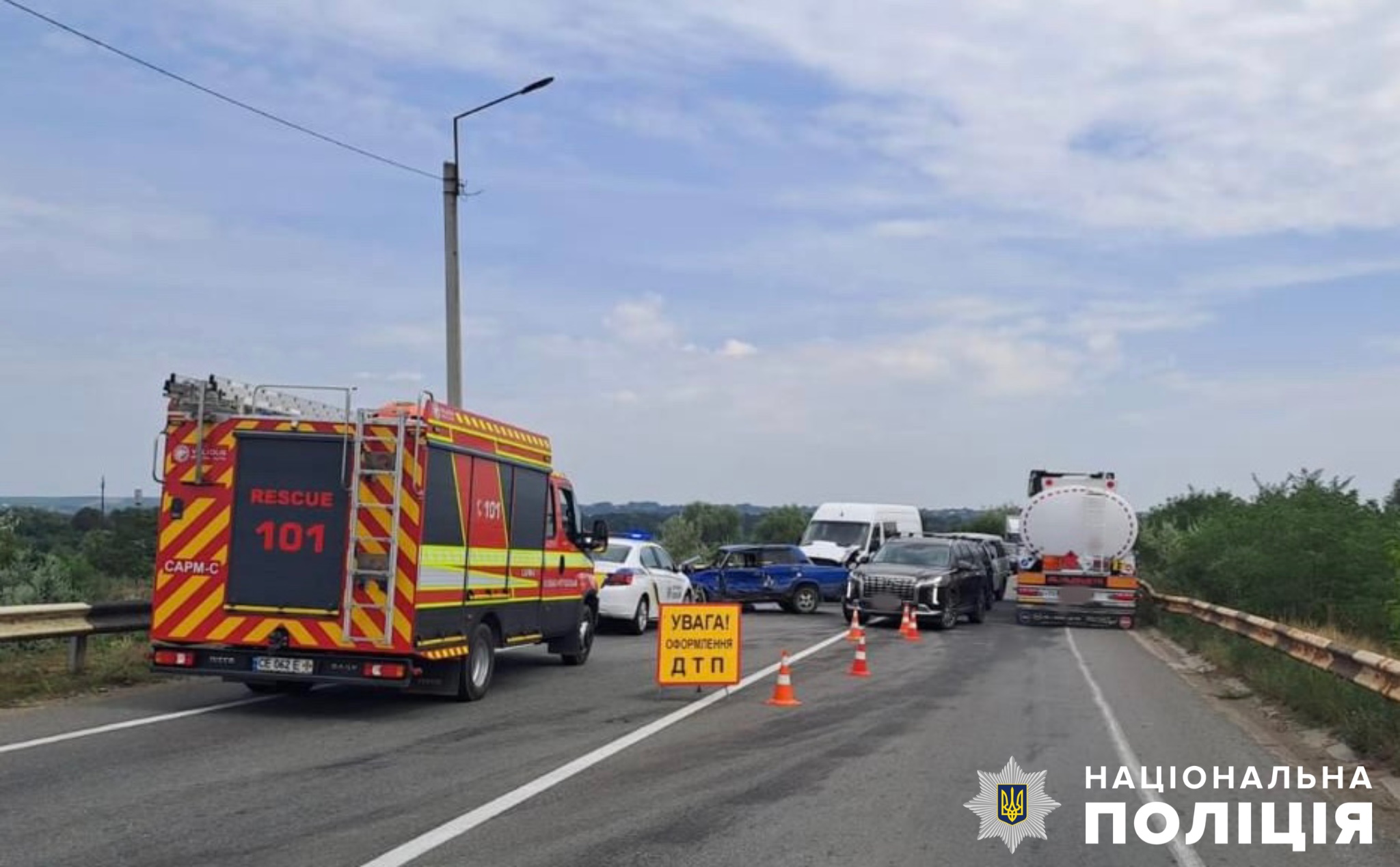 На Буковині у селі Прут сталася ДТП за участі трьох автомобілів