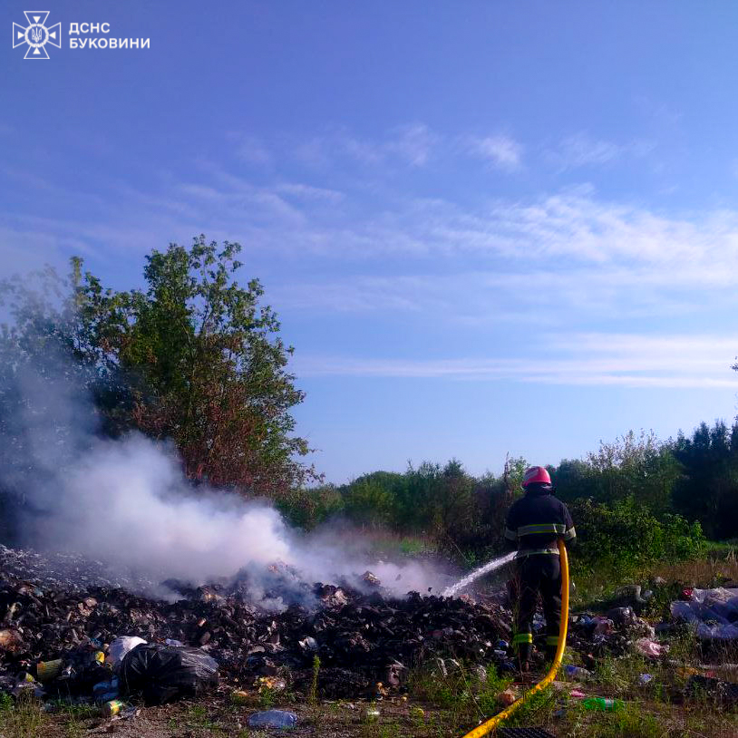 У селі Зарожани рятувальники ліквідували пожежу