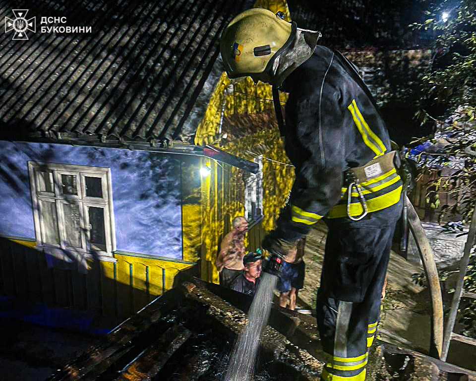 Минулої доби на Буковині рятувальники ліквідували 3 пожежі