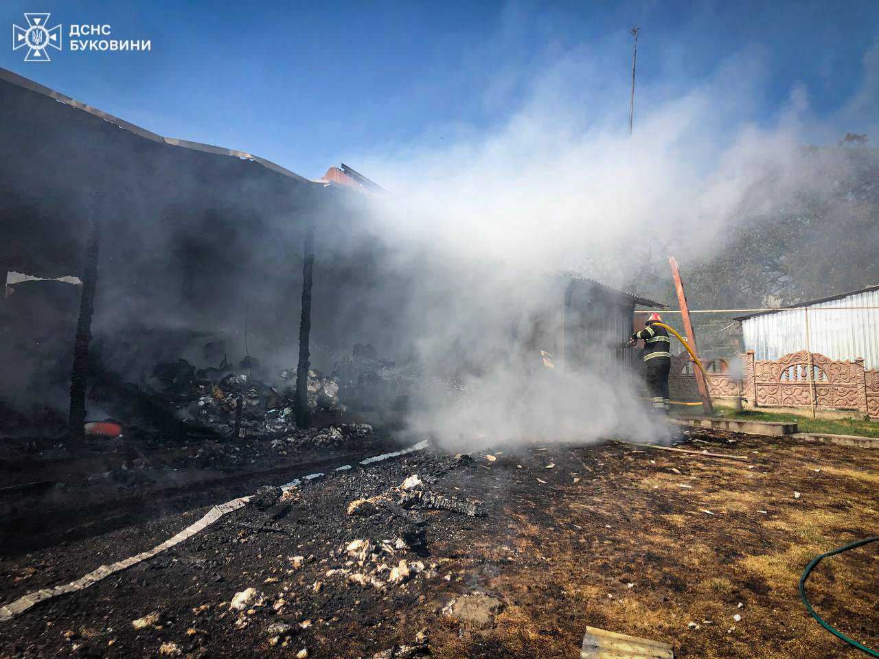 За минулу добу на Буковині вогнеборці ліквідували 17 пожеж