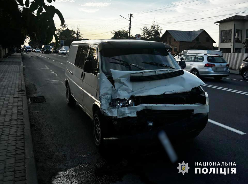 Поліціянти Буковини розслідують обставини дорожньо-транспортної пригоди з потерпілою