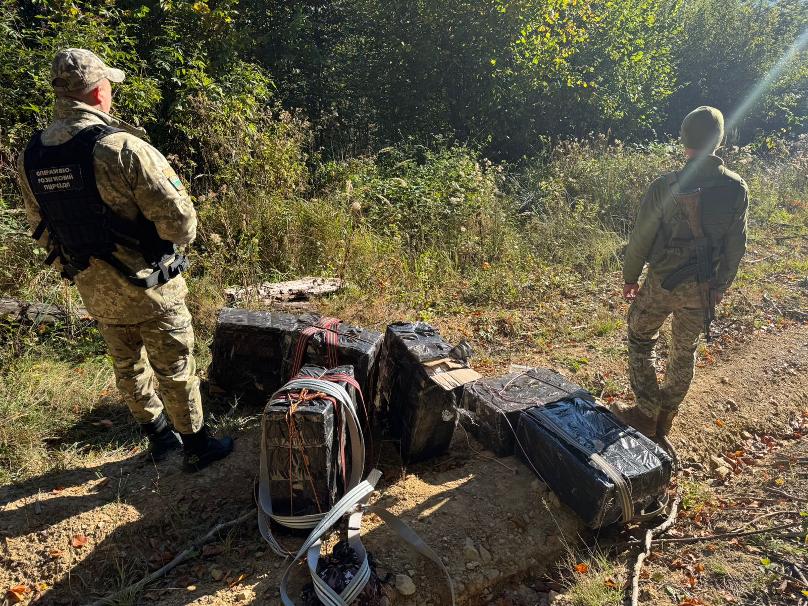 На Буковині прикордонники зірвали спробу контрабанди сигарет