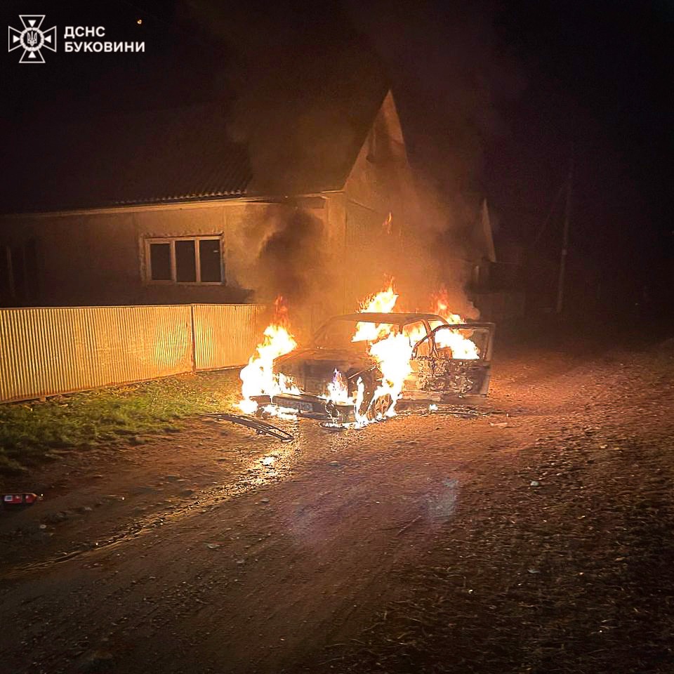 У селі Погорілівка вогнеборці ліквідували загоряння легкового автомобіля