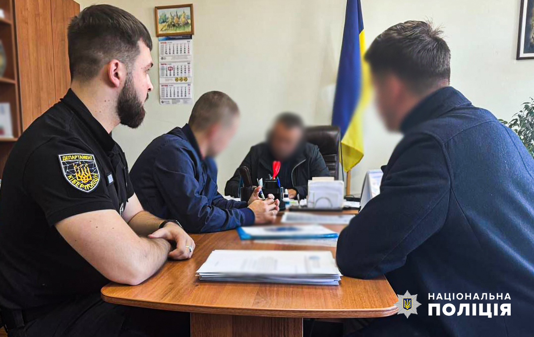 На Буковині голову громади підозрюють  у закупівлі товарів для навчальних закладів за завищеними цінами