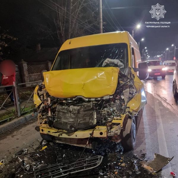 У Чернівцях нетверезий водій вчинив ДТП з маршруткою