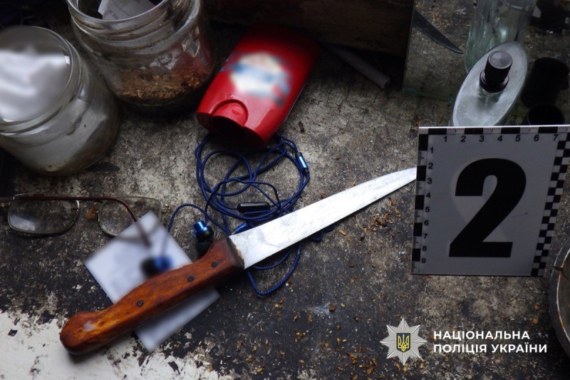Слідчі поліції повідомили про підозру чернівчанину у нанесенні тяжкого тілесного ушкодження сусідові