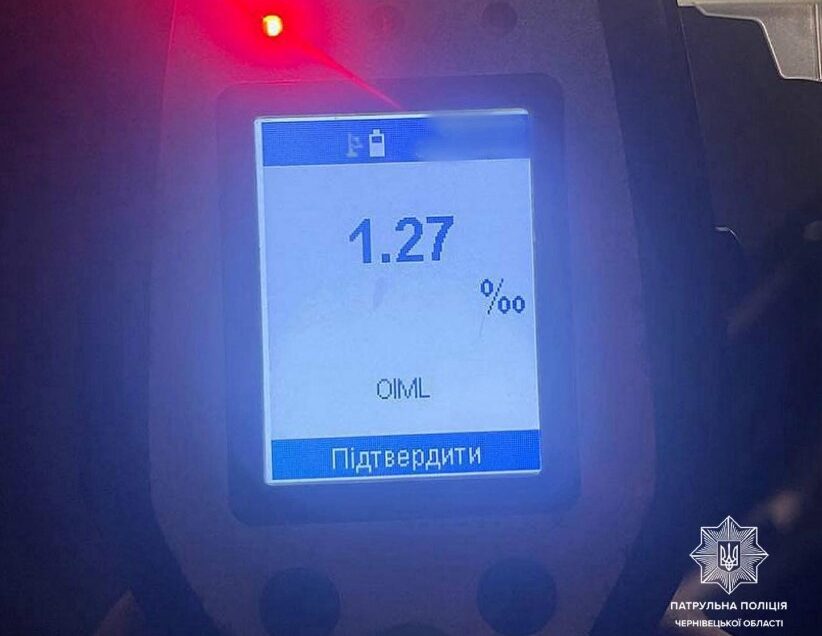 У Чернівцях патрульні затримали нетверезого водія скутера, який втікав у комендантську годину
