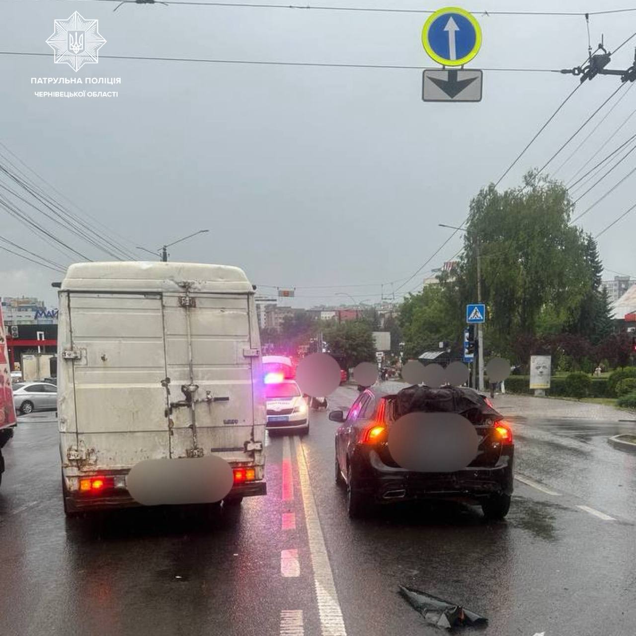 У Чернівцях сталася ДТП на вулиці Героїв Майдану: рух транспорту ускладнено