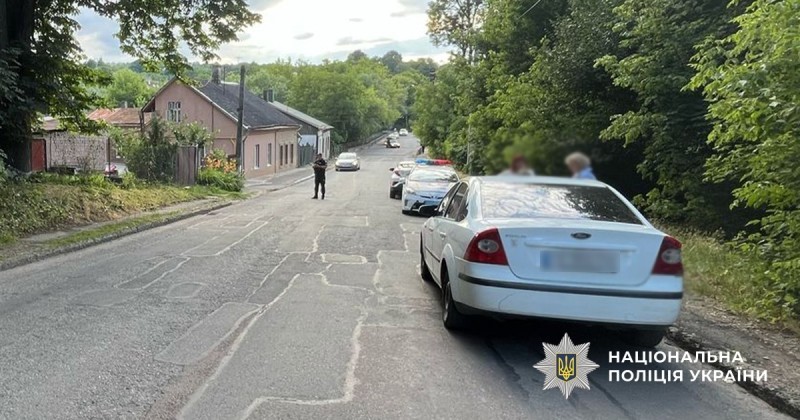 У Чернівцях внаслідок наїзду автомобіля травмувалася пенсіонерка