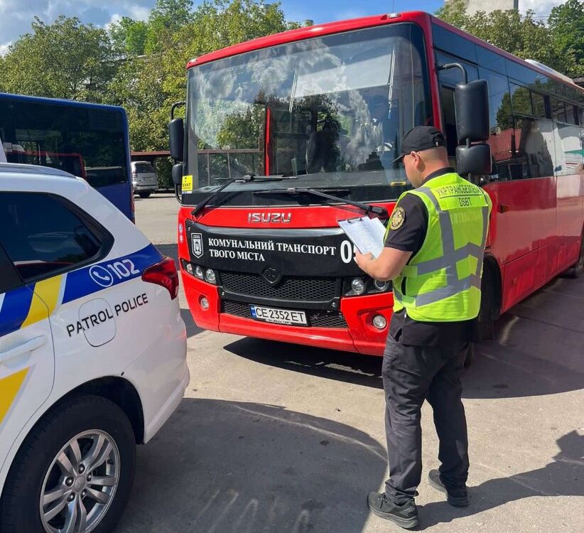 У Чернівецькій області стартували перевірки на дорогах у рамках заходів «Перевізник — літо 2025»