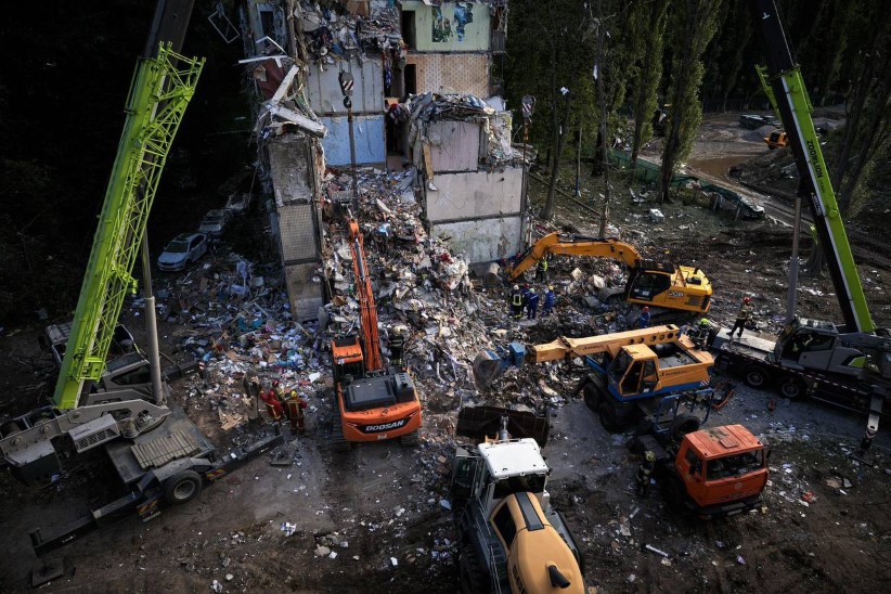 Зеленський: Унаслідок російського удару по Києву загинула 31 людина, серед них п’ятеро дітей