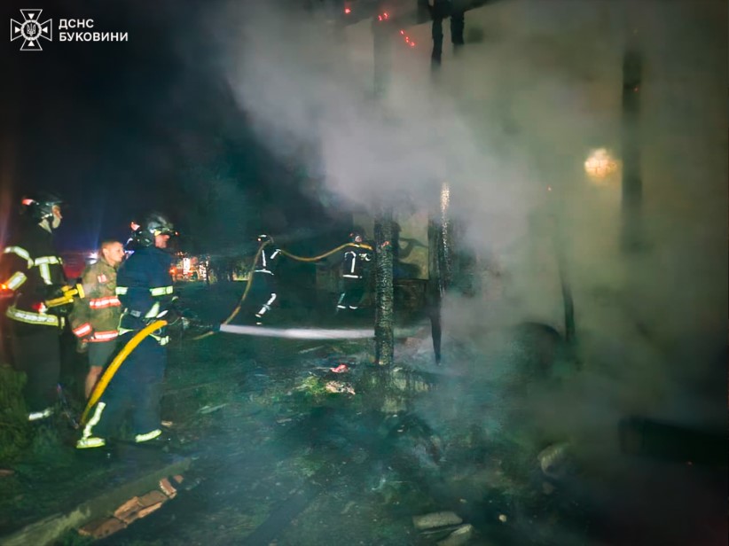 На Буковині рятувальники ліквідували дві пожежі