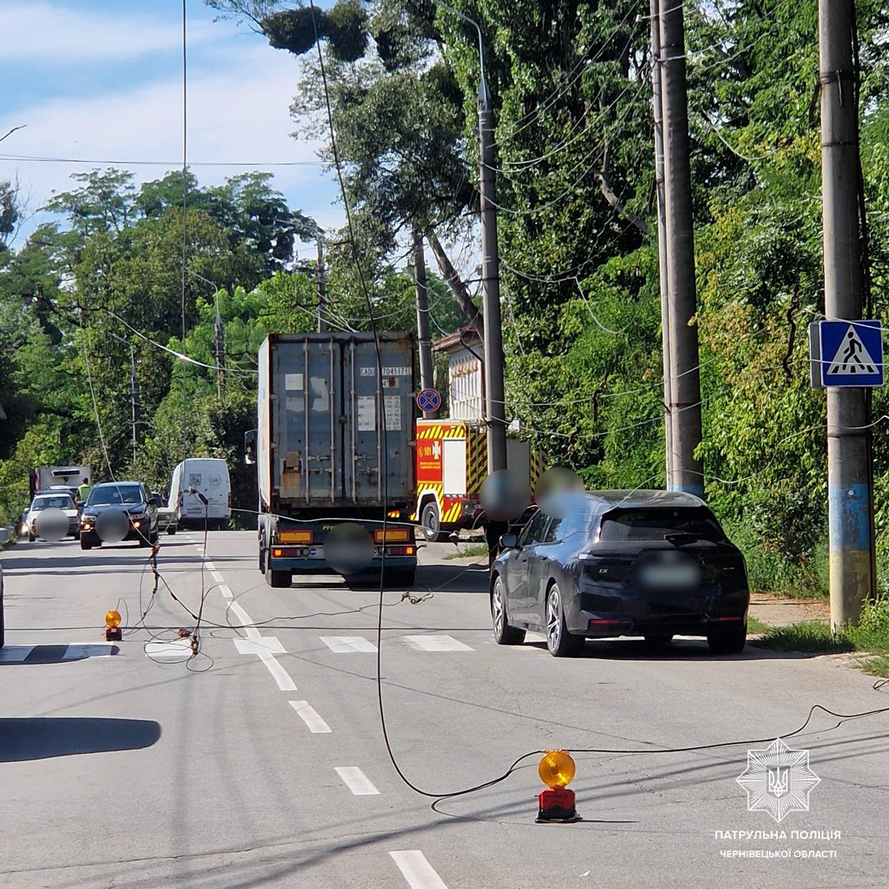 У Чернівцях на вулиці Січових Стрільців стався обрив контактного дроту: організовано реверсний рух