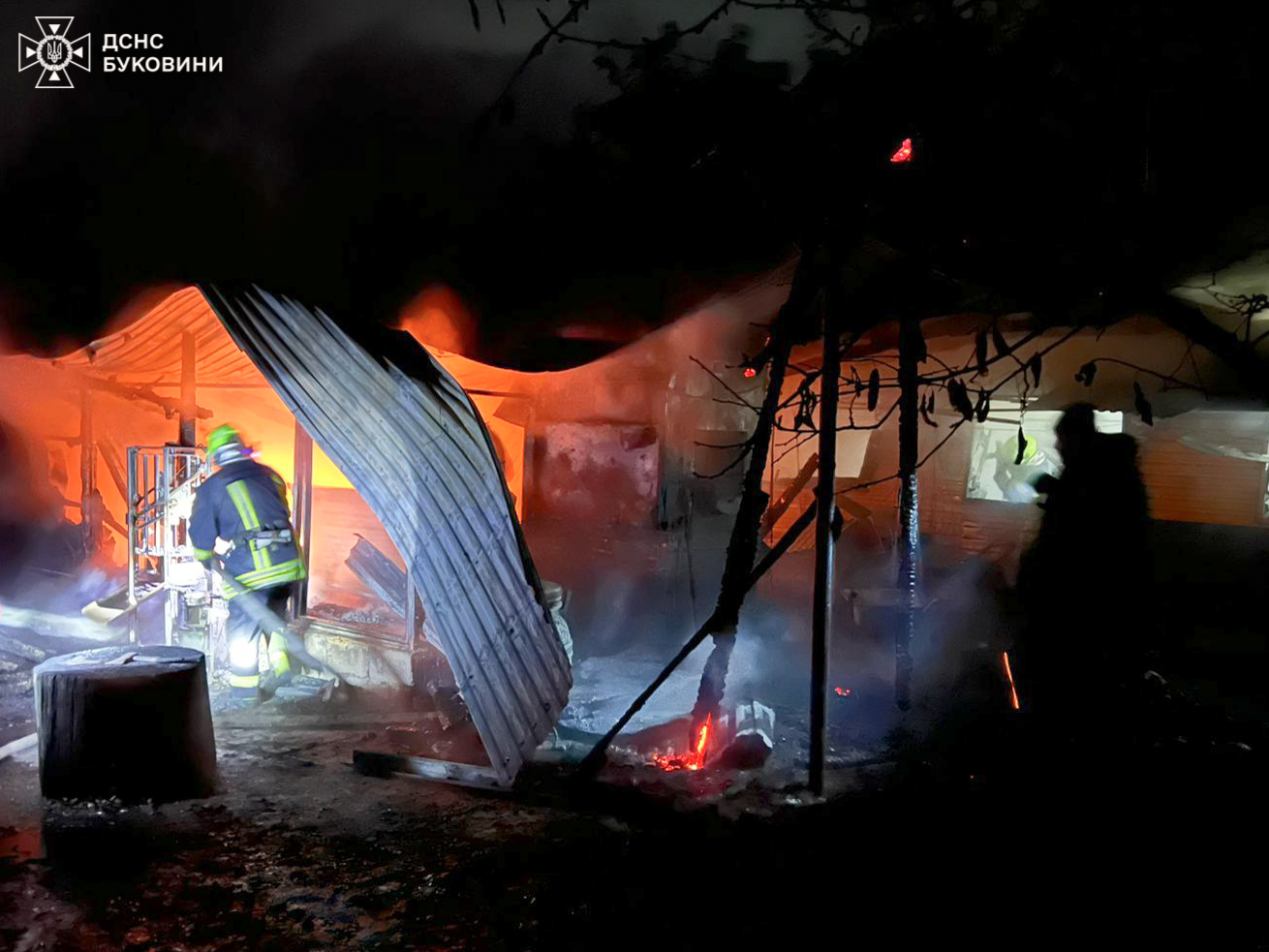 За минулу добу на Буковині рятувальники ліквідували 3 пожежі