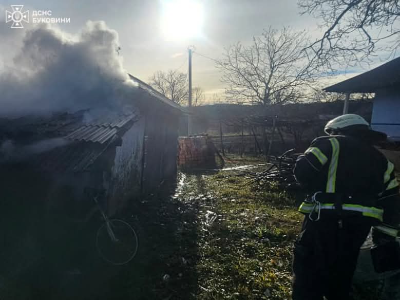На Буковині вогнеборці ліквідували чотири пожежі