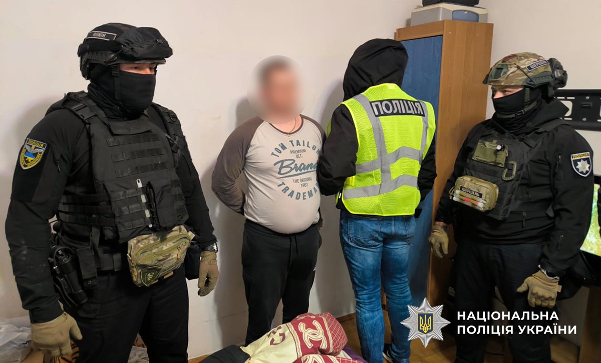 На Буковині перед судом постануть учасники міжрегіонального організованого наркоугруповання, які налагодили канал збуту метадону