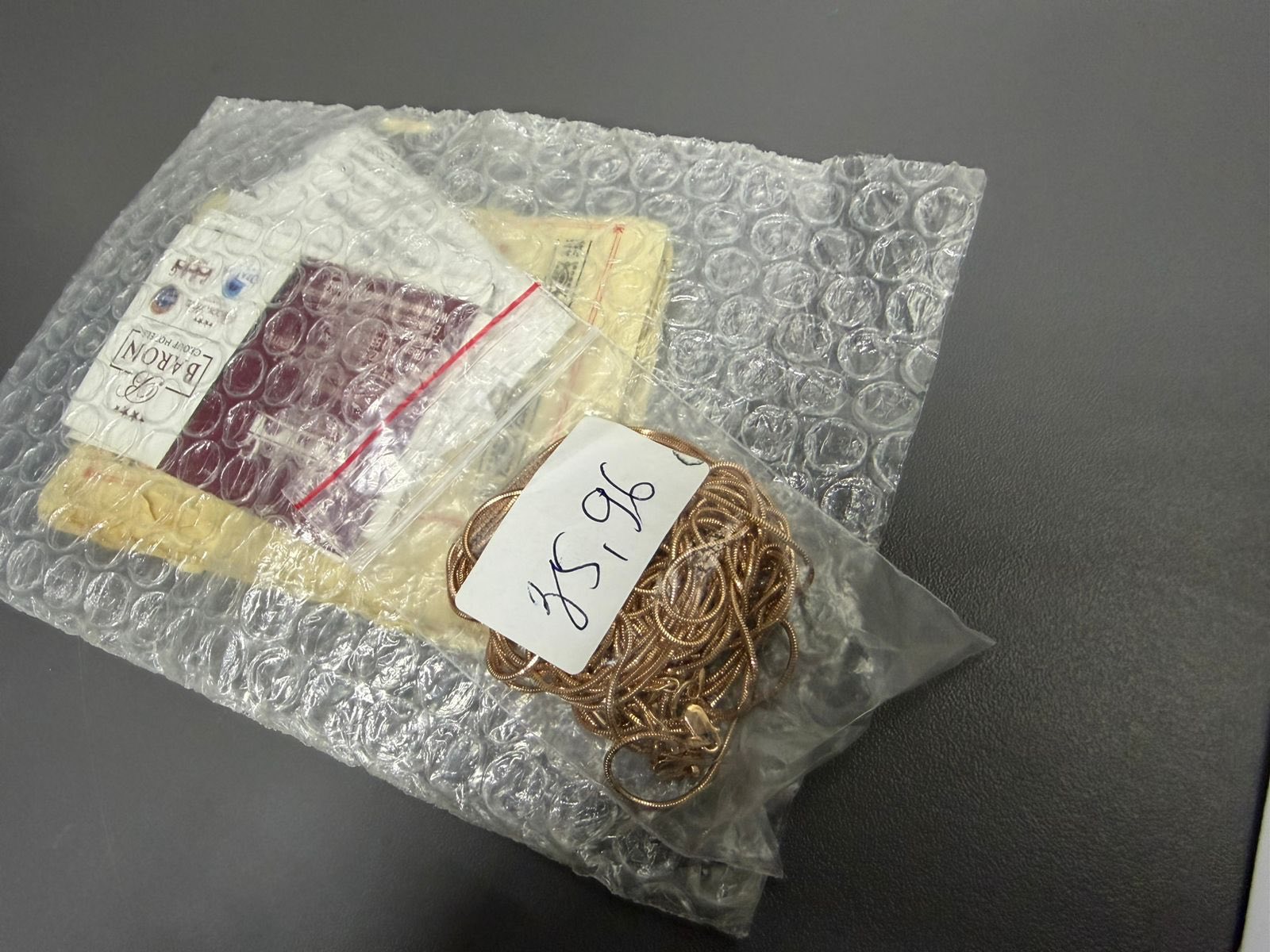 На пункті пропуску “Порубне – Сірет” митники вилучили золото на понад 2,6 млн гривень