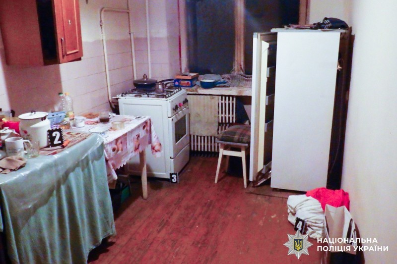 У Чернівцях поліціянти затримали чоловіка, який до смерті побив знайомого