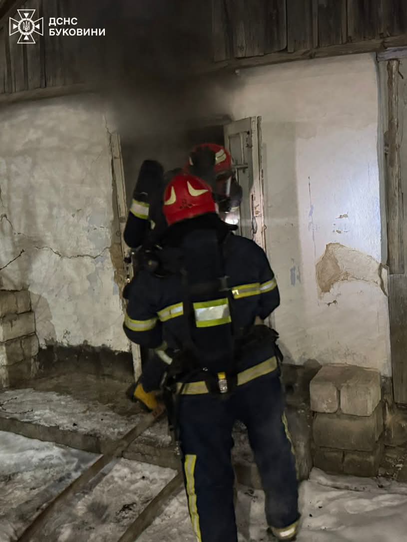 У Чернівецькій області вогнеборці ліквідували дві пожежі