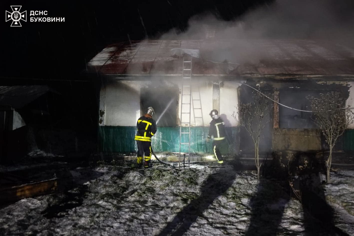 На Буковині за добу сталася смертельна пожежа, ще двоє людей травмовані — ДСНС