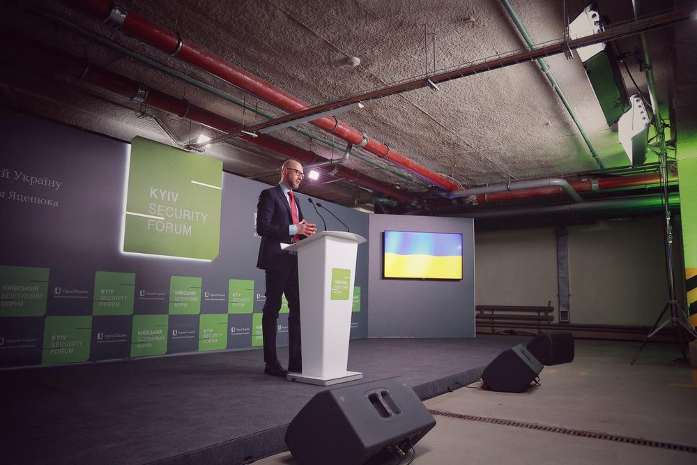 Арсеній Яценюк: присутність ГРУ РФ свідчить про сподівання путіна на здачу українських територій