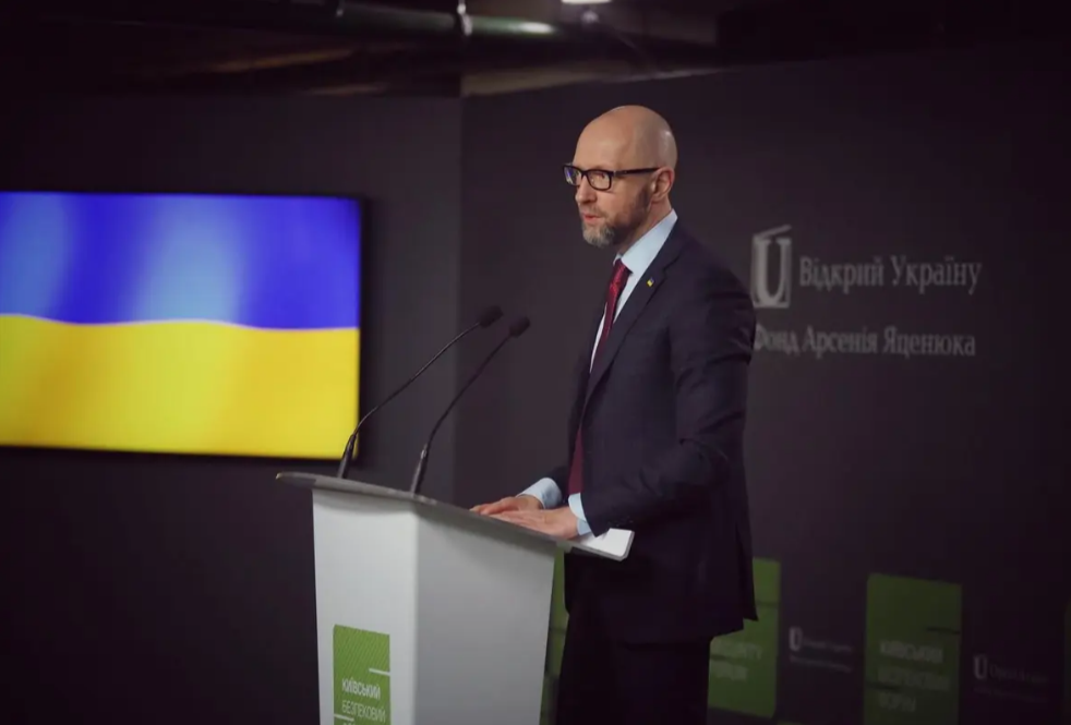 «Ця війна триває 12 років – удвічі довше аніж Друга Світова» – Арсеній Яценюк