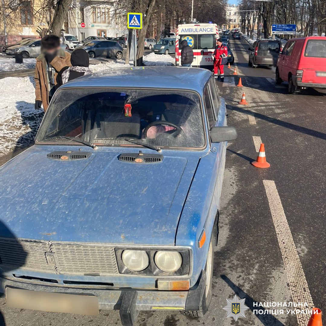 У Чернівцях поліціянти задокументували ДТП, в якій травмувався неповнолітній
