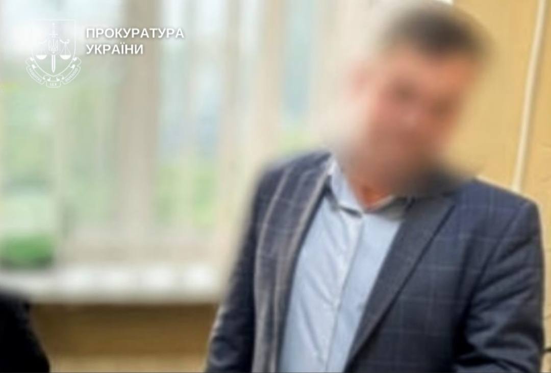 На Буковині місцевого депутата обвинувачують у одержанні неправомірної вигоди та зловживанні впливом у оформленні відстрочки від мобілізації