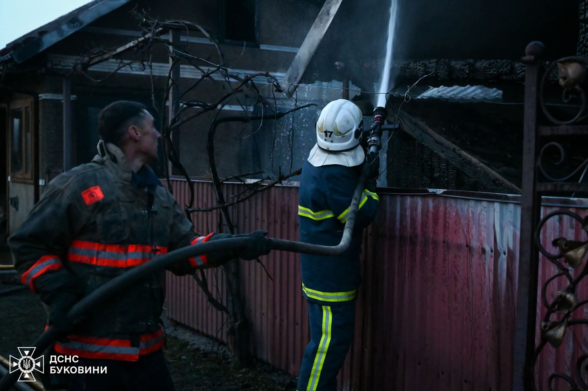 Рятувальники ліквідували масштабну пожежу у селі Мілієве