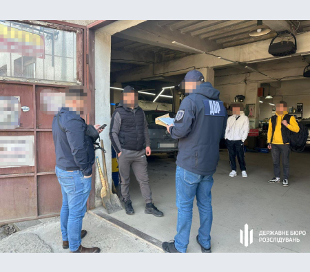 У Чернівцях викрили схему ухилення від служби: затримано начальника військового госпіталю та двох військових