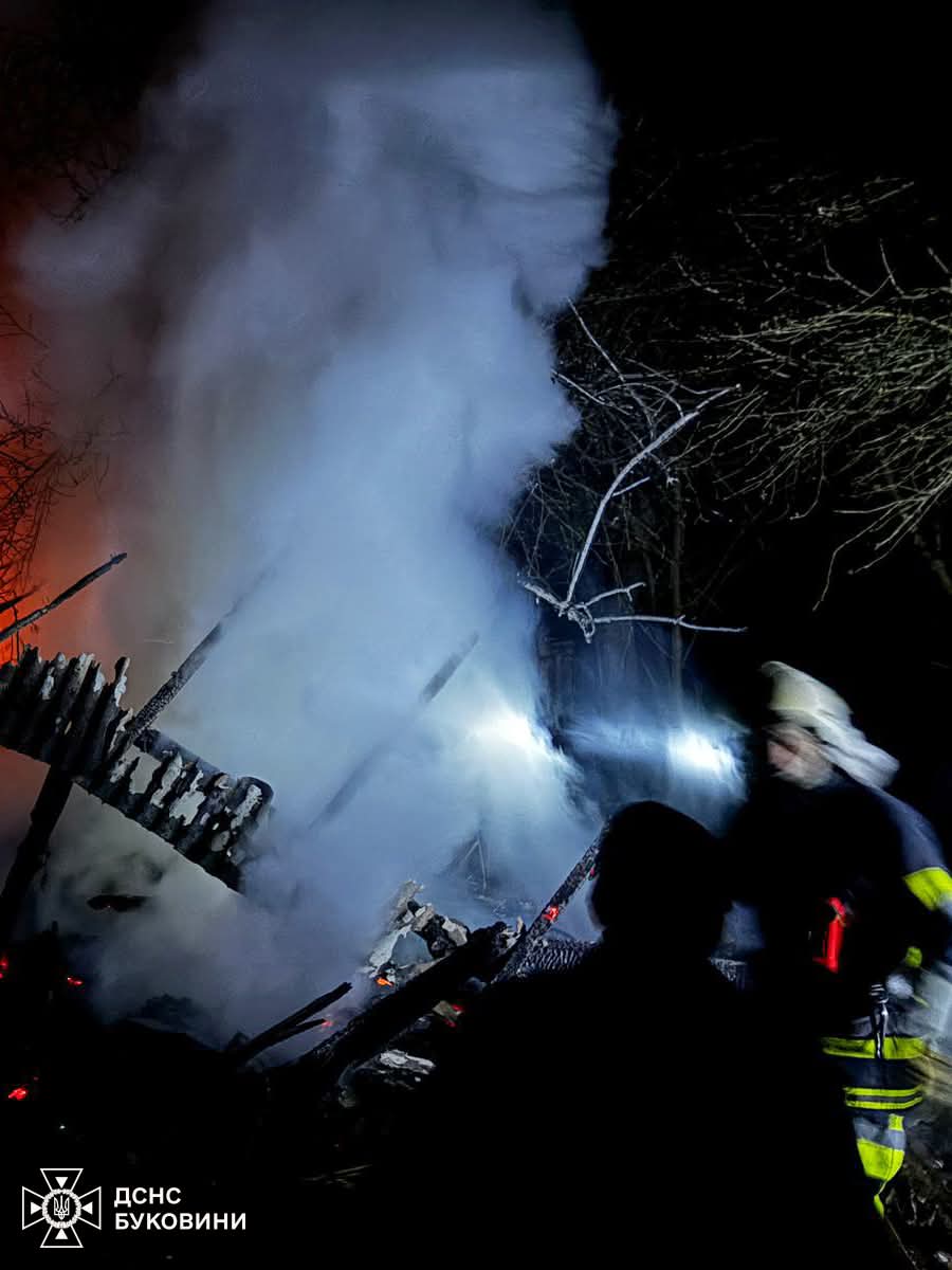 За добу на Буковині  вогнеборці ліквідували дві пожежі