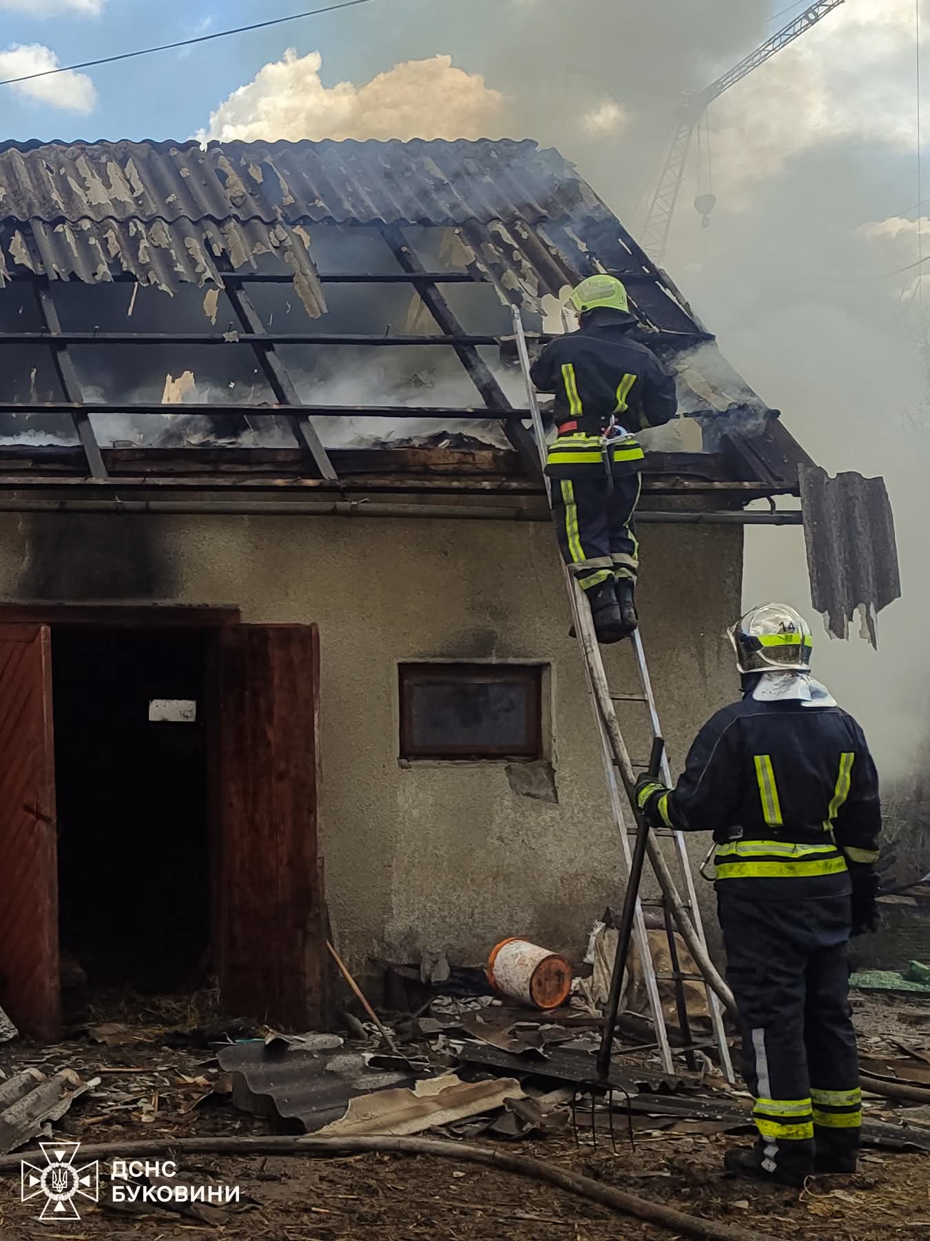 За добу на Буковині сталася низка пожеж: загинула людина