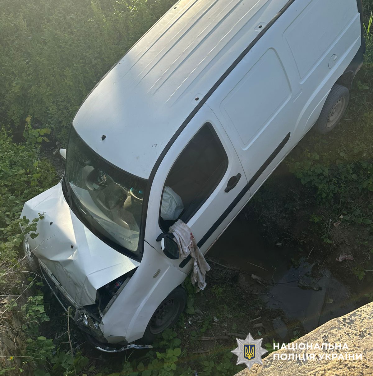 У Байраках «Fiat Doblo» злетів у кювет: є постраждалий
