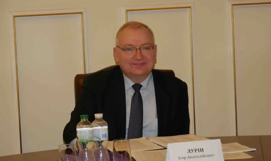 Кандидату на посаду директора інституту НАМН закидають наявність громадянства рф