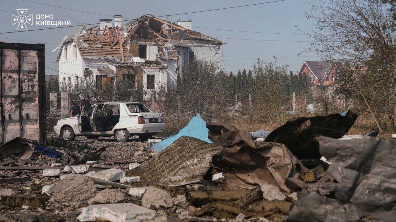 Трагедія в селі Мила: від російського удару та детонації загинули 38 людей