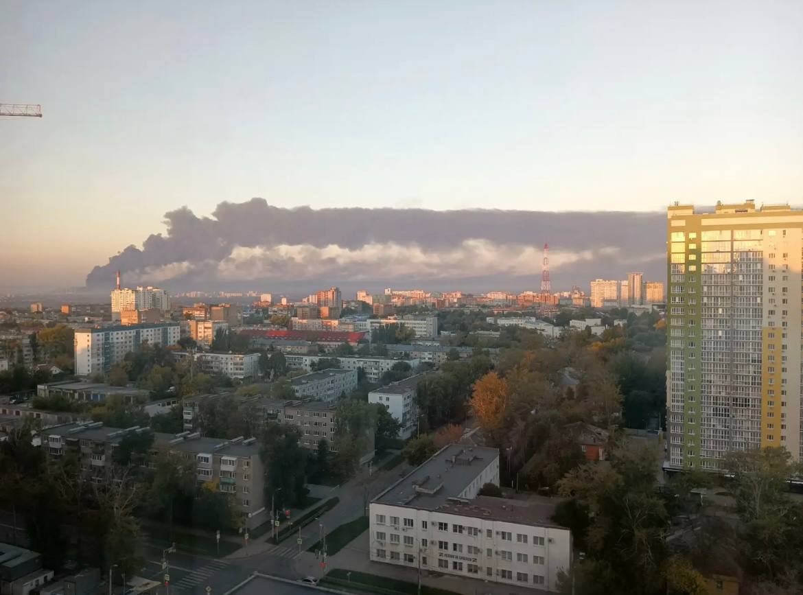 Сили оборони уразили два НПЗ у рф та місце запуску ударних БпЛА